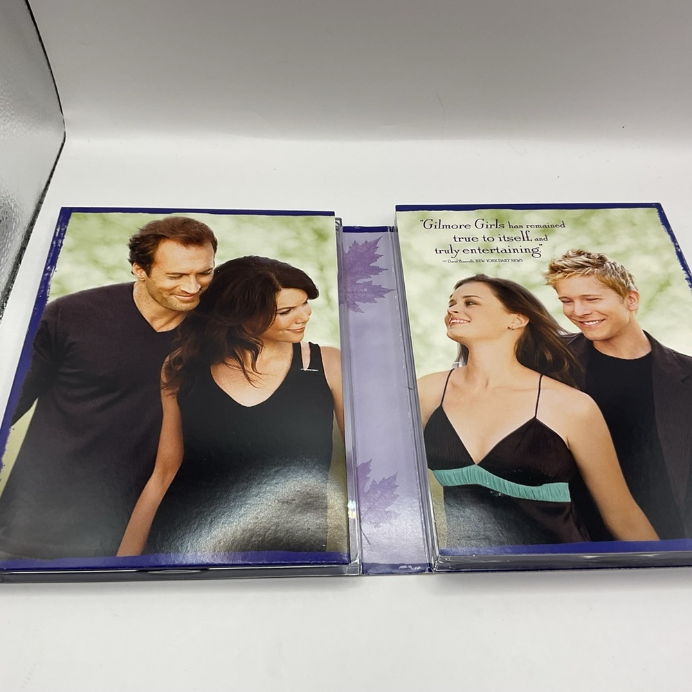 Gilmore Girls: The Complete Sixth Season DVD Set - Blue - Picture 9 of 16